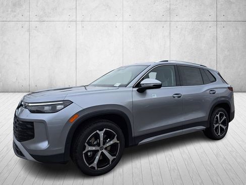 New 2026 Volkswagen Tiguan SE image 1