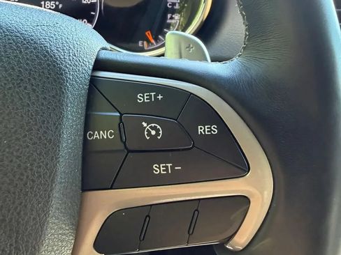Used 2017 Jeep Grand Cherokee Limited AWD/4WD image 21