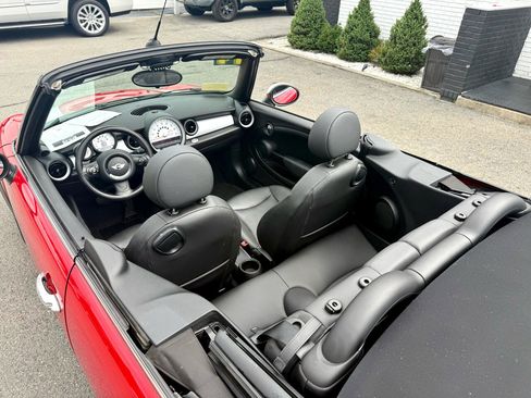 Used 2014 MINI Cooper Convertible image 17