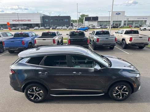 Used 2023 Kia Sportage EX AWD/4WD image 4