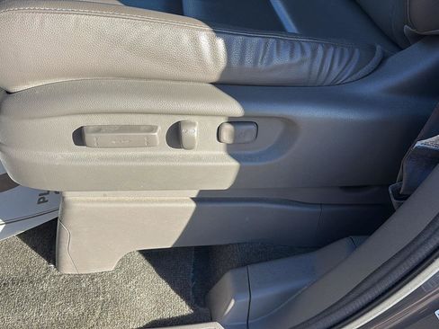 Used 2014 Honda Odyssey Touring image 7