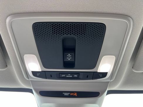 Used 2025 Honda HR-V EX-L image 30