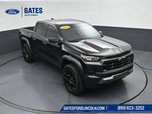 Used 2024 Chevrolet Colorado Trail Boss w/ LPO, Dark Essentials Package AWD/4WD image 48