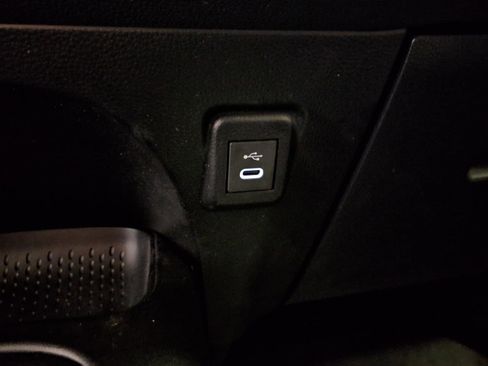 Used 2025 Toyota Corolla LE image 15