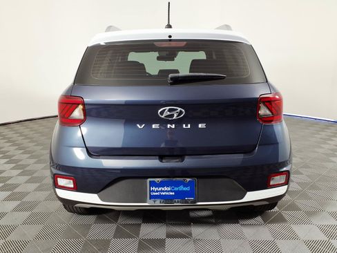 Certified 2024 Hyundai Venue Limited FWD image 5