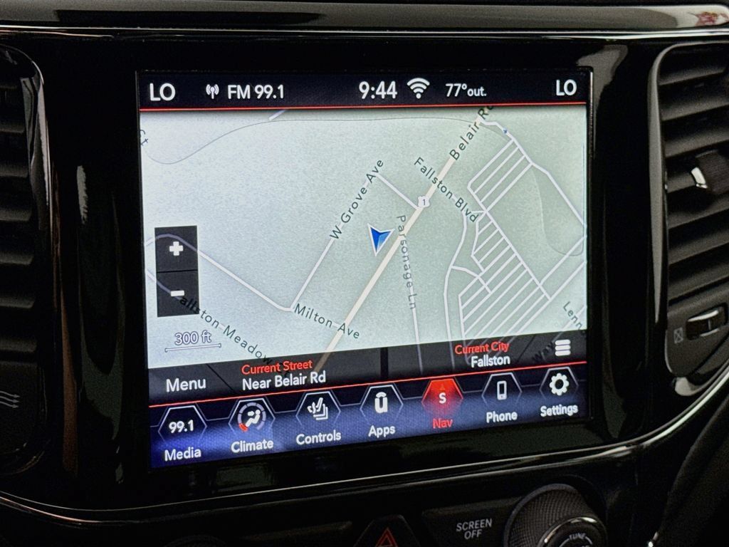 Used 2020 Jeep Grand Cherokee Altitude AWD/4WD image 5