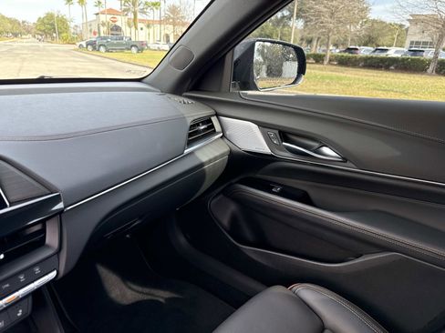 Used 2025 Cadillac CT4 V w/ LPO, ONYX Package image 22