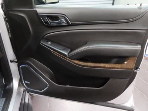 Used 2018 Chevrolet Tahoe LT image 10
