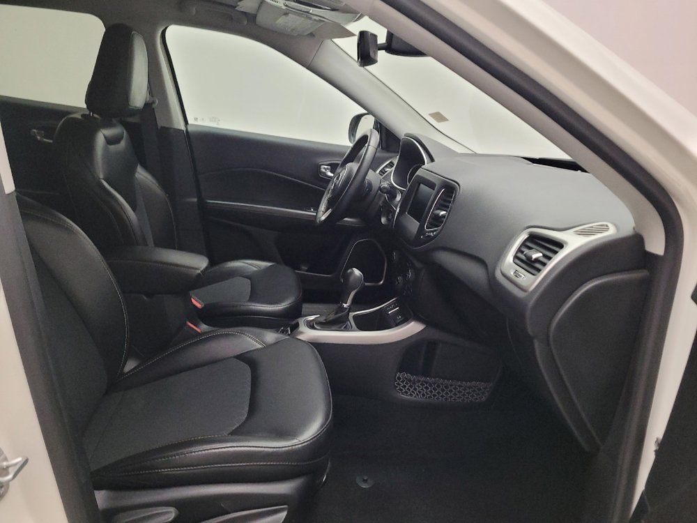 Used 2018 Jeep Compass Latitude w/ Popular Equipment Group FWD image 21
