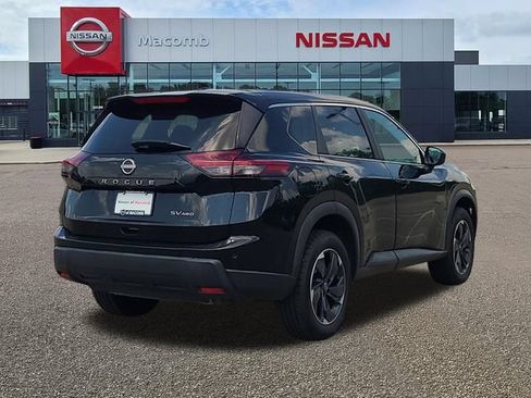 Used 2024 Nissan Rogue SV AWD/4WD image 7