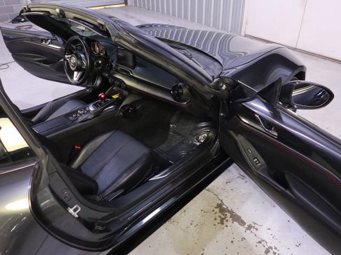 Used 2018 MAZDA MX-5 Miata RF Club w/ Brembo/BBS Package RWD image 11