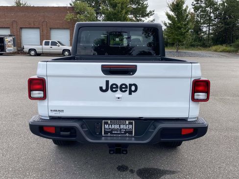 New 2025 Jeep Gladiator Sport image 7
