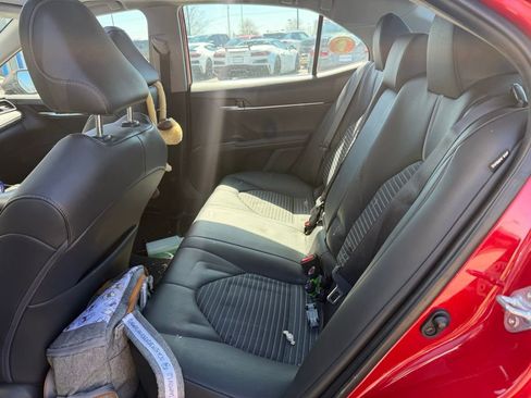 Used 2022 Toyota Camry SE w/ Cold Weather Package FWD image 7