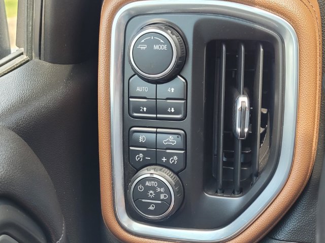 Used 2021 Chevrolet Silverado 1500 High Country w/ Technology Package AWD/4WD image 28