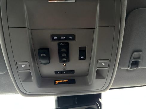 Used 2015 GMC Sierra 1500 SLT w/ SLT Crew Cab Value Package image 24