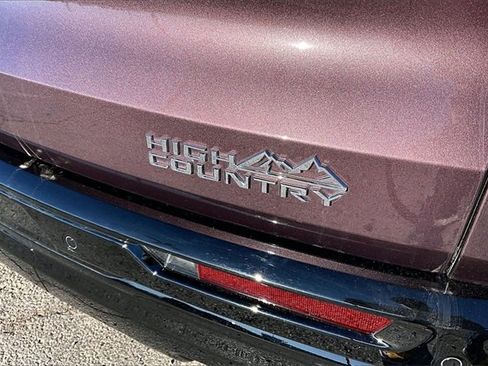 Used 2025 Chevrolet Traverse High Country image 24
