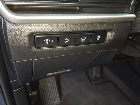 Used 2023 Kia Telluride EX w/ EX Captain's Chair Package image 17