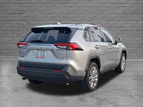 Used 2020 Toyota RAV4 XLE Premium FWD image 9