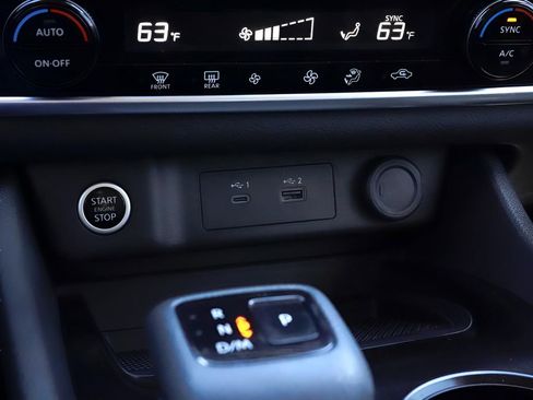 Used 2023 Nissan Rogue SV image 34