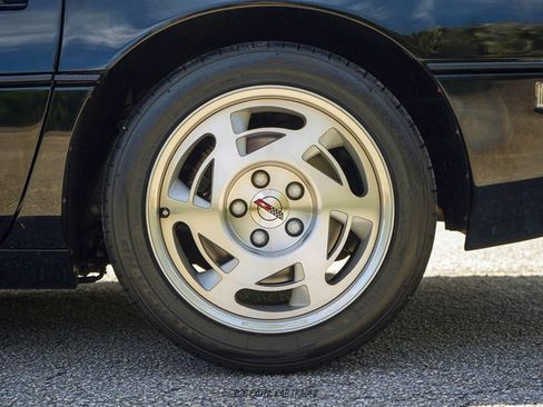 Used 1990 Chevrolet Corvette ZR-1 RWD image 70