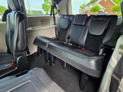 Used 2018 Dodge Grand Caravan SXT FWD image 20