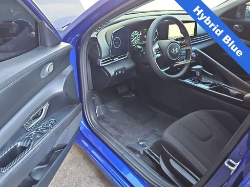 Certified 2024 Hyundai Elantra Blue image 10