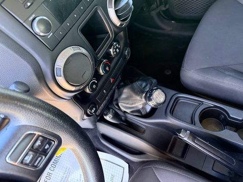 Used 2017 Jeep Wrangler Sport AWD/4WD image 25