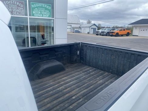Used 2024 GMC Sierra 1500 Pro w/ Graphite Edition AWD/4WD image 8