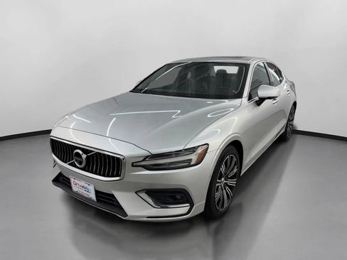 Used 2022 Volvo S60 B5 Inscription AWD/4WD image 4