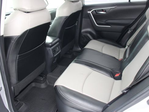 Certified 2021 Toyota RAV4 XLE w/ Convenience Package image 14