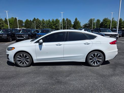 Certified 2019 Ford Fusion SE AWD/4WD image 2