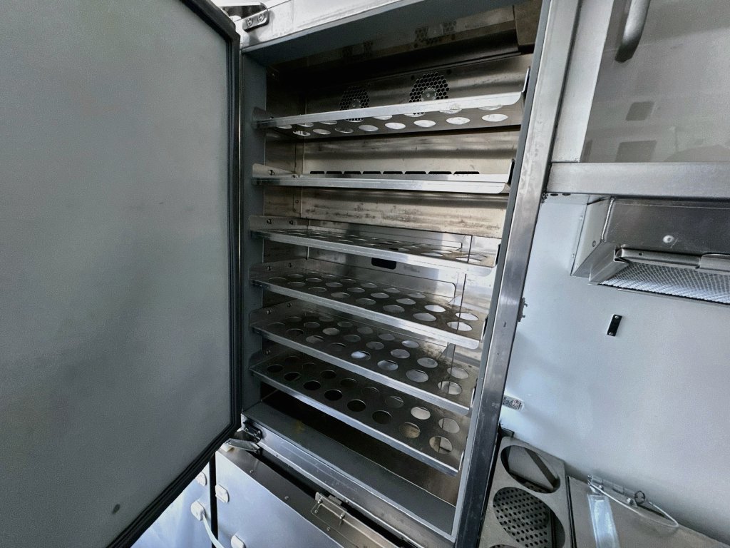 Used 2021 Mercedes-Benz Sprinter 4500 w/ Parking Package image 17