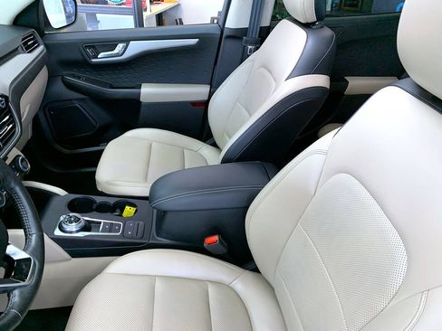 Used 2020 Ford Escape SEL AWD/4WD image 9
