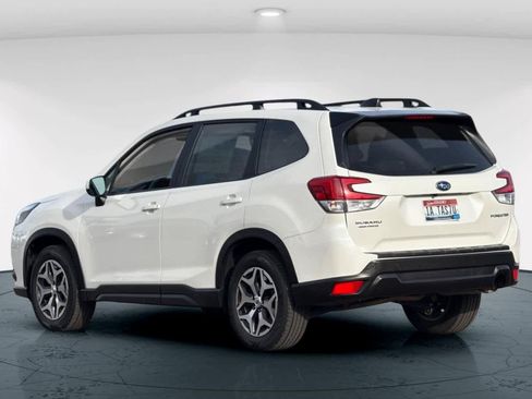 Used 2024 Subaru Forester Premium image 8