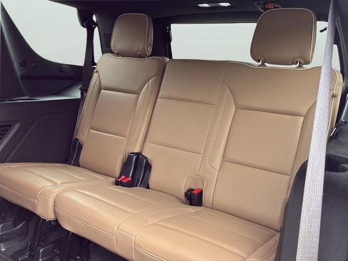 Used 2023 Chevrolet Tahoe Premier AWD/4WD image 29