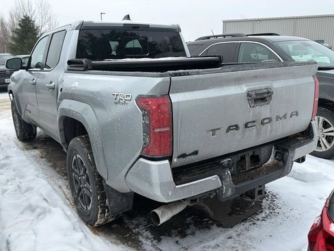 Used 2024 Toyota Tacoma TRD Sport image 8