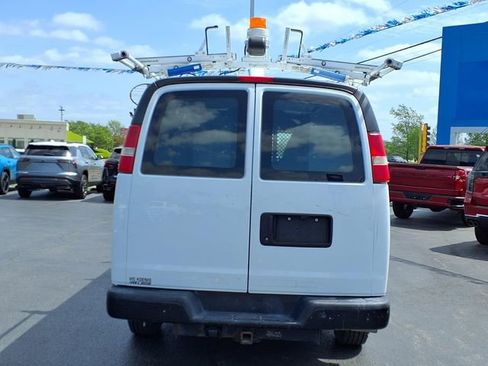Used 2015 Chevrolet Express 2500 RWD image 16