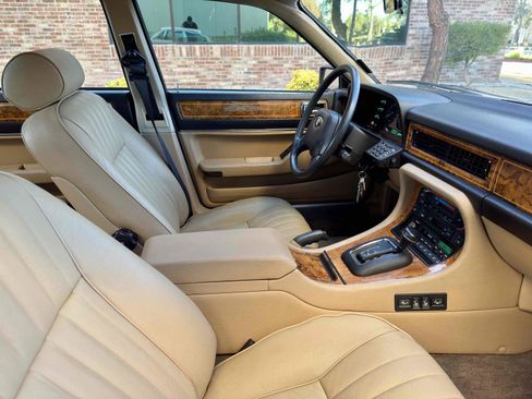 Used 1988 Jaguar XJ6 image 91