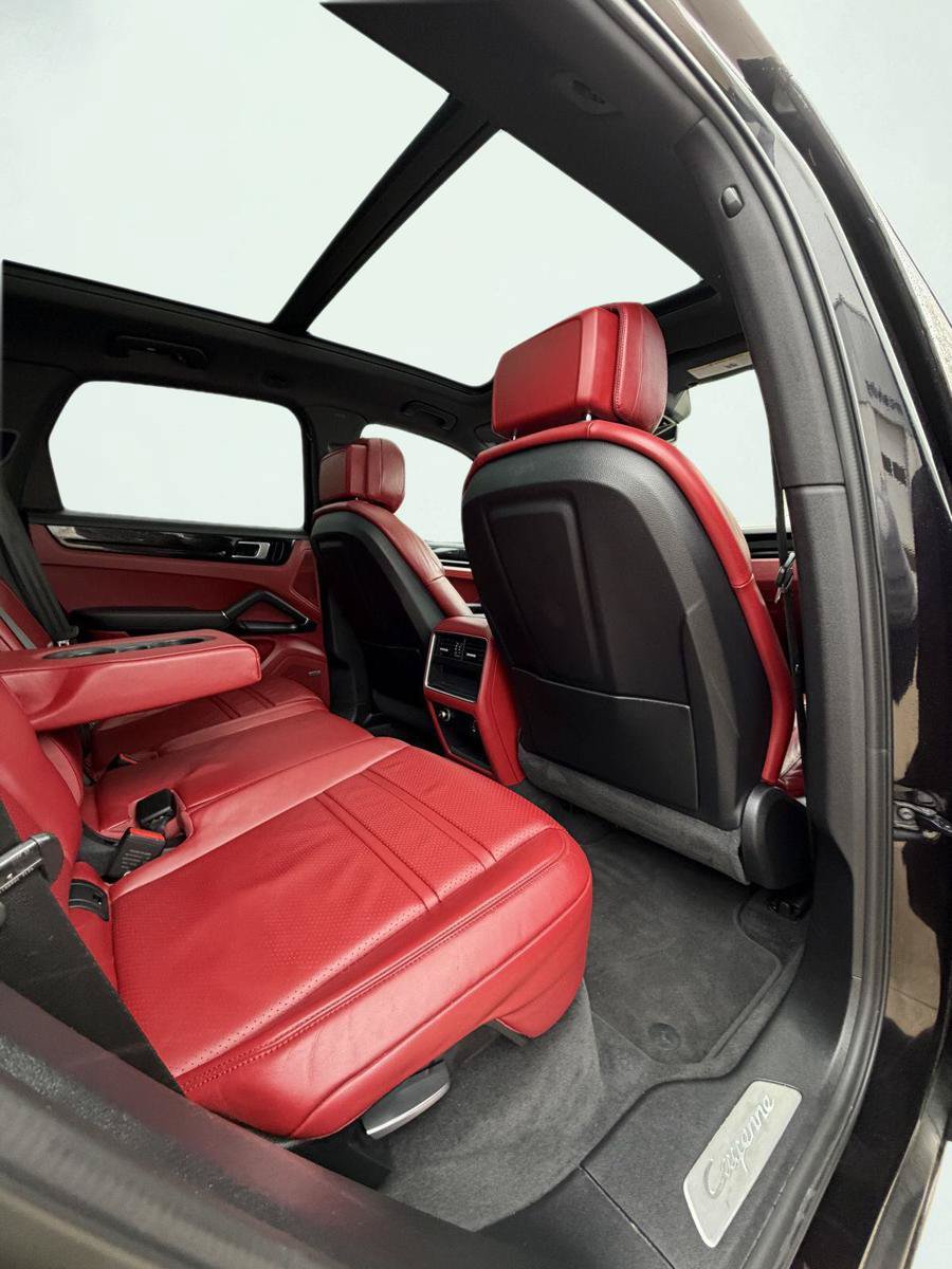 Used 2019 Porsche Cayenne AWD/4WD image 16