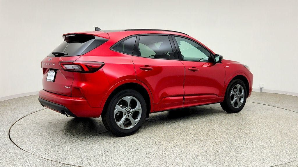 Used 2024 Ford Escape ST-Line AWD/4WD image 5