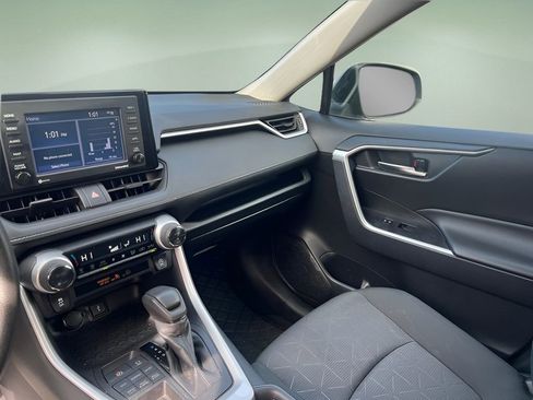 Used 2021 Toyota RAV4 XLE AWD/4WD image 13