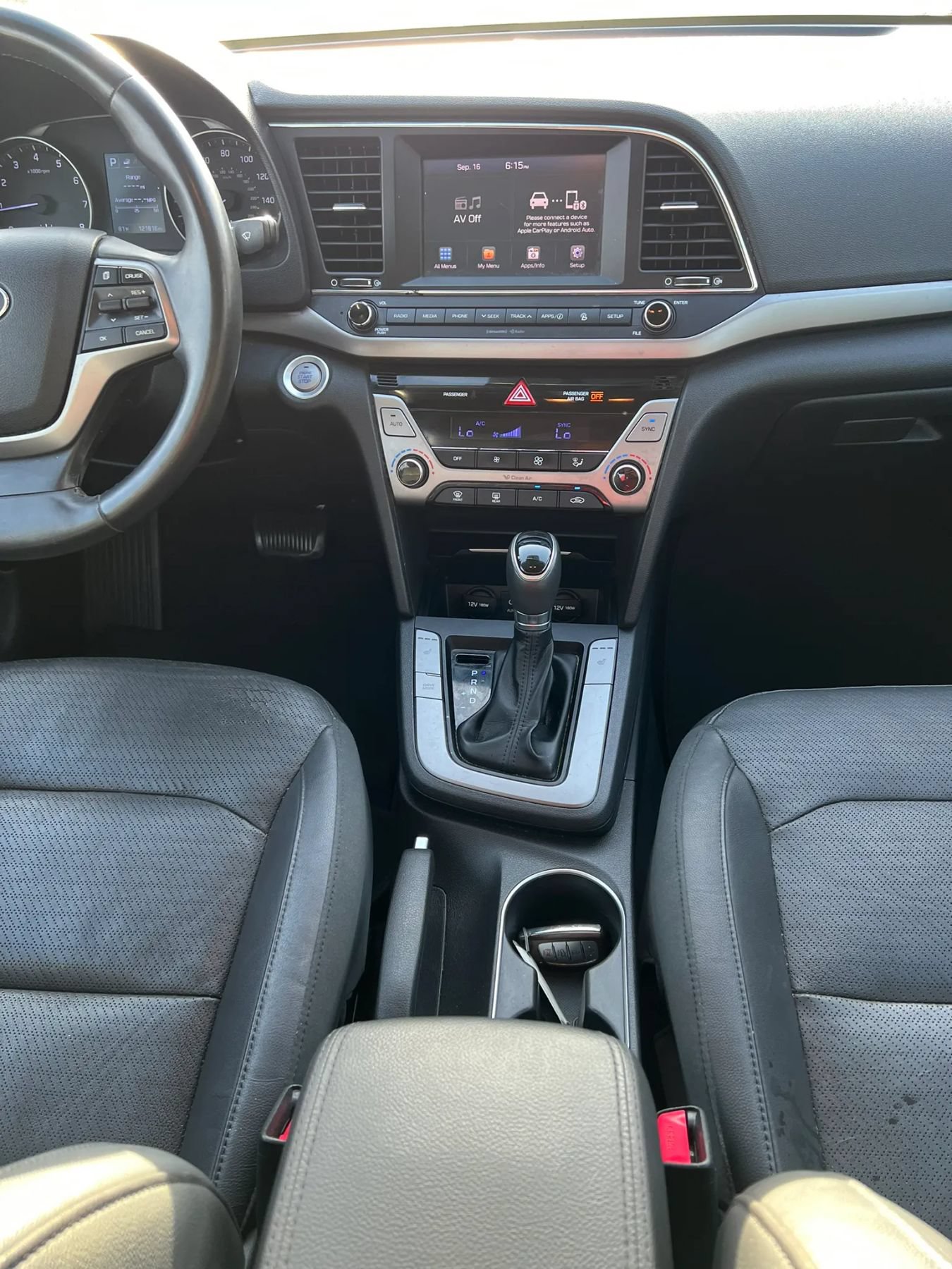 Used 2017 Hyundai Elantra Limited FWD image 13