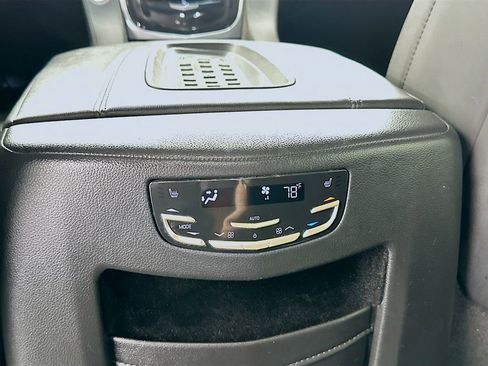 Used 2017 Cadillac Escalade Base image 26