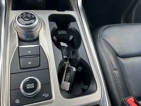Used 2022 Ford Explorer XLT w/ Equipment Group 202A image 24