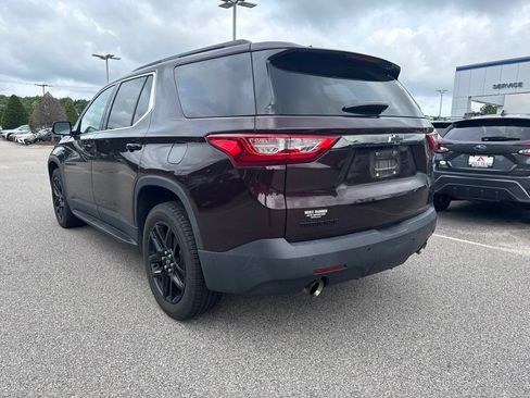 Used 2019 Chevrolet Traverse LT w/ LPO, Blackout Package FWD image 3