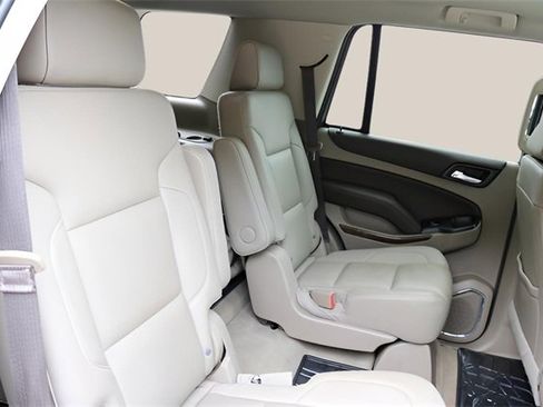 Used 2019 Chevrolet Tahoe LT w/ Luxury Package image 18