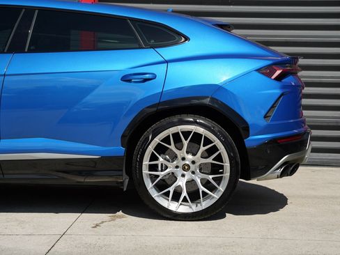 Used 2019 Lamborghini Urus AWD/4WD image 8