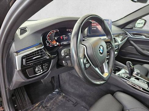 Used 2023 BMW 540i w/ Premium Package RWD image 9