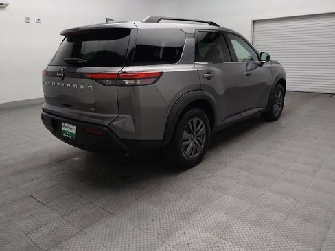 Used 2022 Nissan Pathfinder SV FWD image 9