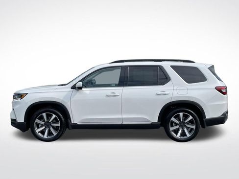 Certified 2025 Honda Pilot Touring image 2